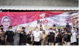 Rejo dan Azizah Kembali Bagikan Ribuan Sembako di Tangsel - JPNN.com