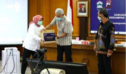 Alhamdulilah, Warga Jateng Dapat Bantuan 38.270 Paket Sembako dari Kemenparekraf - JPNN.com