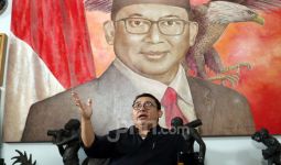 Ini Alasan Fadli Zon Tak Pernah Mengkritik Menhan Prabowo - JPNN.com