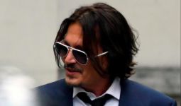 Johnny Depp Diduga Menendang dan Menampar Mantan Istri di Pesawat Pribadi - JPNN.com