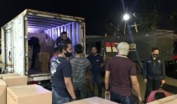 Polisi Geledah Truk, Kecurigaan Itu Terbukti - JPNN.com