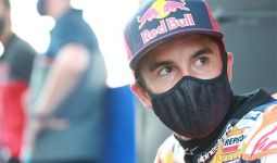 Lihat Detik-Detik Marquez Jatuh Sampai Patah Tulang di MotoGP Spanyol - JPNN.com