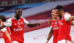 Brace Aubameyang Bawa Arsenal Hancurkan Manchester City - JPNN.com