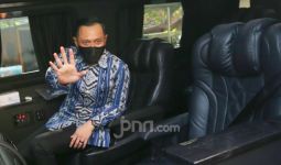Wuih! Lihat Nih Kemewahan Mobil Agus Yudhoyono Saat Sambangi PKS - JPNN.com