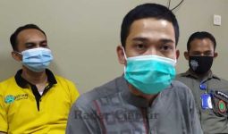 Sedang Menangani Jenazah, Perawat RSUD Sayang Mendadak Kena Pukul - JPNN.com