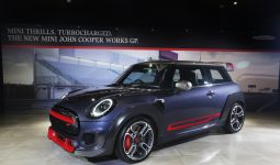 MINI John Cooper Works Versi Buas Hadir di Indonesia, Sebegini Harganya - JPNN.com