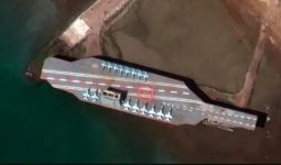Iran Tembakkan Rudal ke Tiruan Kapal Induk Amerika, Militer AS Naik Pitam - JPNN.com