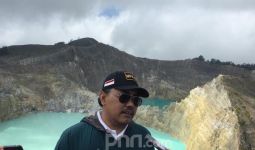 Berkunjung ke Danau Kelimutu, Gus Jazil Dorong Tempat Wisata di Wilayah Zona HIjau Segera Dibuka - JPNN.com