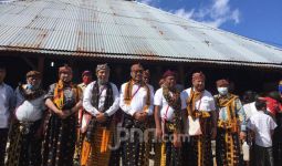 Saksikan Upacara Sakral Suku Deu Boawae, Gus Jazil MPR: Budaya di Flores Perlu Dipromosikan - JPNN.com