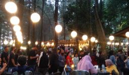 Gila! Di Bogor Hari Ini, Berjam-jam Antre dan Berdesakan Untuk Minum Kopi - JPNN.com