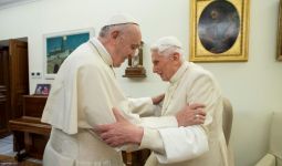 Kabar Buruk soal Kondisi Paus Emeritus Benedict XVI, Semoga Segera Diberi Kesehatan - JPNN.com