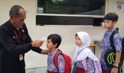 Malaysia Longgarkan Pembatasan, Sekarang Lima Sekolah Jadi Klaster Penyebaran COVID-19 - JPNN.com