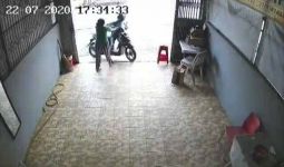 Video Viral Aksi Heroik ART Melawan Pelaku Curanmor - JPNN.com