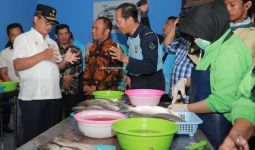 Gubernur Irianto Usulkan Pembangunan Gudang Beku Untuk Perikanan - JPNN.com
