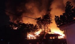 Api Mengamuk, Puluhan Rumah dan Satu Hotel di Samarinda Terbakar - JPNN.com