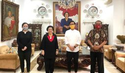 Tanpa Alas Kaki Sowan Bu Megawati, Gibran Pulang Bawa Wejangan - JPNN.com