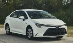 Berpotensi Mati Mendadak, Ribuan Toyota Corolla Hybrid dan Prius Kena Recall - JPNN.com