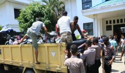Polisi Geledah Asrama Mahasiswa, Sempat Diprotes, Bukan Kasus Sabu-sabu, Lihat Sendiri - JPNN.com