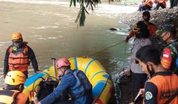 Remaja 18 Tahun yang Tenggelam di Sungai Cisadane Sulit Ditemukan - JPNN.com