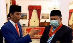 Kala Fahri Hamzah Cekikikan di Samping Presiden Jokowi - JPNN.com