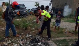 Bu Dedeh Melihat Ada yang Aneh di Tumpukan Sampah, Terbakar, Terbungkus Plastik - JPNN.com