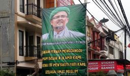 Ramai Spanduk Rela Bersimbah Darah Untuk Kepulangan Habib Rizieq, Pengamat Bilang Begini - JPNN.com