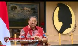 HUT Ke-75 RI, SBY: Indonesia Pasti Bebas dari Krisis Kembar - JPNN.com