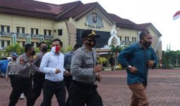 8 Personel Polda Aceh Terjaring Razia, Kartu Anggota Ditahan, Disuruh Lari Keliling Lapangan - JPNN.com