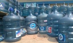Kurangi Sampah Plastik, Industri Air Minum Kemasan Diminta Pakai Galon Guna Ulang - JPNN.com