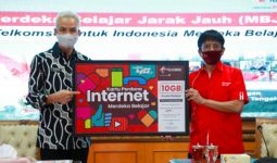 Alhamdulilah, Pak Ganjar Terima 700.000 Kartu Perdana Kuota Internet - JPNN.com