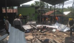 Jibom Brimob Olah TKP Ledakan di Bengkel, Ini Hasilnya - JPNN.com