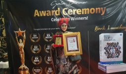 Anggota DPR RI Lisda Hendrajoni Raih Penghargaan Wanita Inspiratif dan Kreatif 2020 - JPNN.com