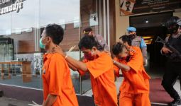 4 Pemuda Penganggur Mencoba Bisnis tetapi Melanggar Hukum - JPNN.com