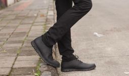 10 Rekomendasi Merek Sepatu Kulit Pria Terbaik, Bikin Percaya Diri - JPNN.com