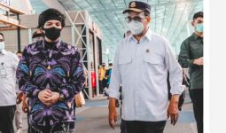 Pakai Batik dan Celana Sobek Saat Bersama Menhub, Atta Halilintar Dikritik - JPNN.com
