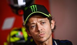Pembalap MotoGP Serbu Mandalika, Valentino Rossi Asyik Melakukan Ini - JPNN.com