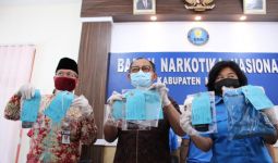 Ada Narkoba di Dalam Masker - JPNN.com