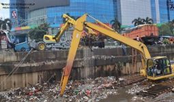 Jorok! Lihat Nih Sampah Kiriman di Jakarta - JPNN.com