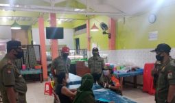 Langgar PSBB, 7 Rumah Makan di Kramat Jati Dipaksa Tutup Tiga Hari - JPNN.com