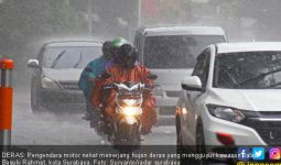 Masuk Musim Hujan, Pengguna Mobil Perlu Perhatikan 5 Hal Ini - JPNN.com