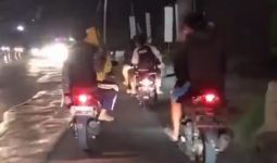 Waspada! Tengah Malam Ada Geng Motor Konvoi Bawa Celurit di Bekasi - JPNN.com