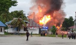 Ratusan Massa Bakar Kompleks Kantor Bupati Keerom Papua Usai Pengumuman Hasil CPNS, Oh - JPNN.com