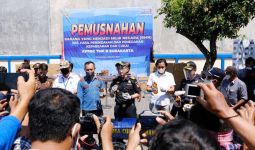 Bea Cukai Surakarta Musnahkan Barang Ilegal Senilai Miliaran Rupiah - JPNN.com