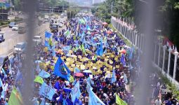 Aksi Mogok Nasional Buruh Tetap Berlanjut - JPNN.com