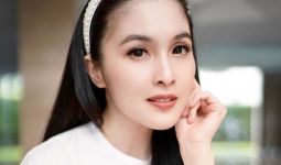 Yuk Ketahui Cara Sandra Dewi Merawat Kulitnya - JPNN.com