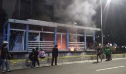 18 Halte Transjakarta Rusak dan Dibakar, Berikut Daftarnya - JPNN.com