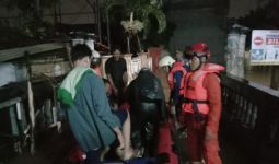 52 Warga Tiga Kecamatan di Jakarta Timur Terpaksa Dievakuasi - JPNN.com