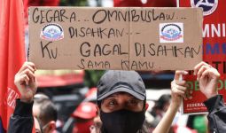 Antisipasi Demo Lanjutan Tolak RUU Cipta Kerja, Polisi Tutup Jalan Patung Kuda Arah Istana Merdeka - JPNN.com