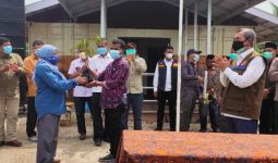 Pengendalian Karhutla Berbasis Tapak, KLHK Menyerahkan Kebun Bibit Desa di Dosan - JPNN.com