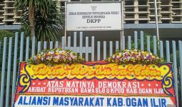 Ilyas-Endang Didiskualifikasi Dari Paslon, Karangan Bunga Muncul di DKPP - JPNN.com